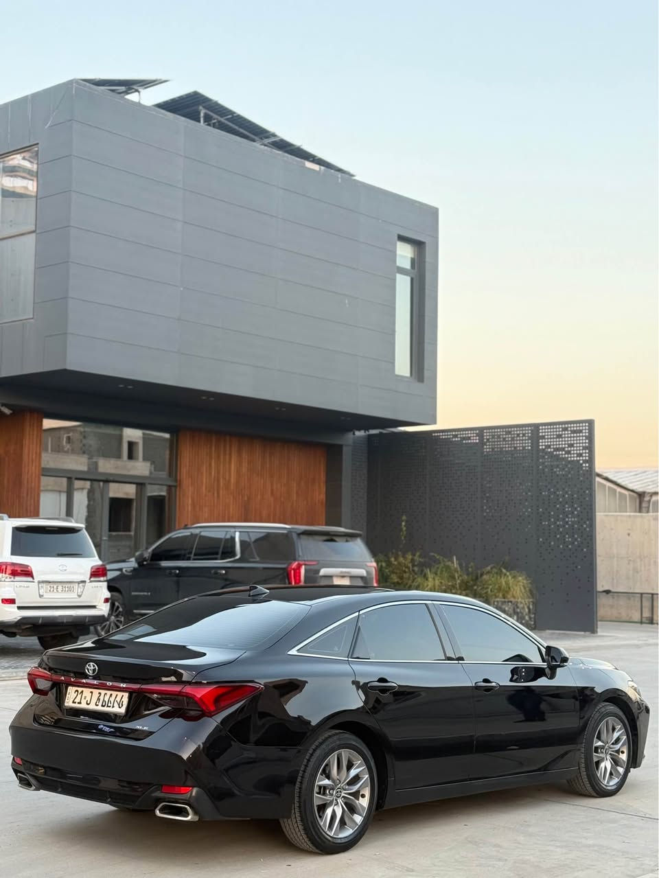 السلام عليكم ورحمة الله وبركاته 

‏‎       ——— لـلـبـيع  ———

تويوتا افلون     —   Toyota Avalon  

وارد امريكي     —. بدون ايرباك 

‏‎الموديل           — 2022  

فئة.                 —  XLE  

حجم المكينه   — V6/3500

‏‎اللون               — اسود   

‏‎المسافه المقطوعه — 69.000  

‏‎حالة السياره.    —بدون حادث فقط طخه خفيفه بالباب + الجاملغ   

‏‎المواصفات 
‏‎- بصمة تشغيل 
- بصمة ابواب 
‏‎-ترحيب عند الاقتراب 
-تشغيل عن بعد 
- رادار امامي - جانبي - خلفي 
‏‎- شاشه كبيره تدعم نظام الأبل كار باي ونظام الاندرويد 
‏‎- ستيرن بحركه كهربائيه 
- تبريد قطعتين
- لايتات 3 عدسات 
‏‎- بگ لايت LED 
- 3 وضعات قياده 
- اوتو هولد 
‏‎- تحكم ستيرن جهتين 
- كشنات جلد 
- كشنات تدفئه 
- أشاره بالمرايه 
- هندبريك بصمه
‏‎- تحديد سرعه 
‏‎- مانع انزلاق 
‏‎- ليد نهاري
- كامره خلفيه دواره 
‏‎ باقي المواصفات المعروفه 

‏‎السعر            — اكتب تم ويوصلك السعر مباشر 

‏‎رقم السياره    — السليمانية 

‏‎موقع  السياره — السليمانية 

‏‎للأستفسار.     — ***********—*********** السليمانية, العراق
