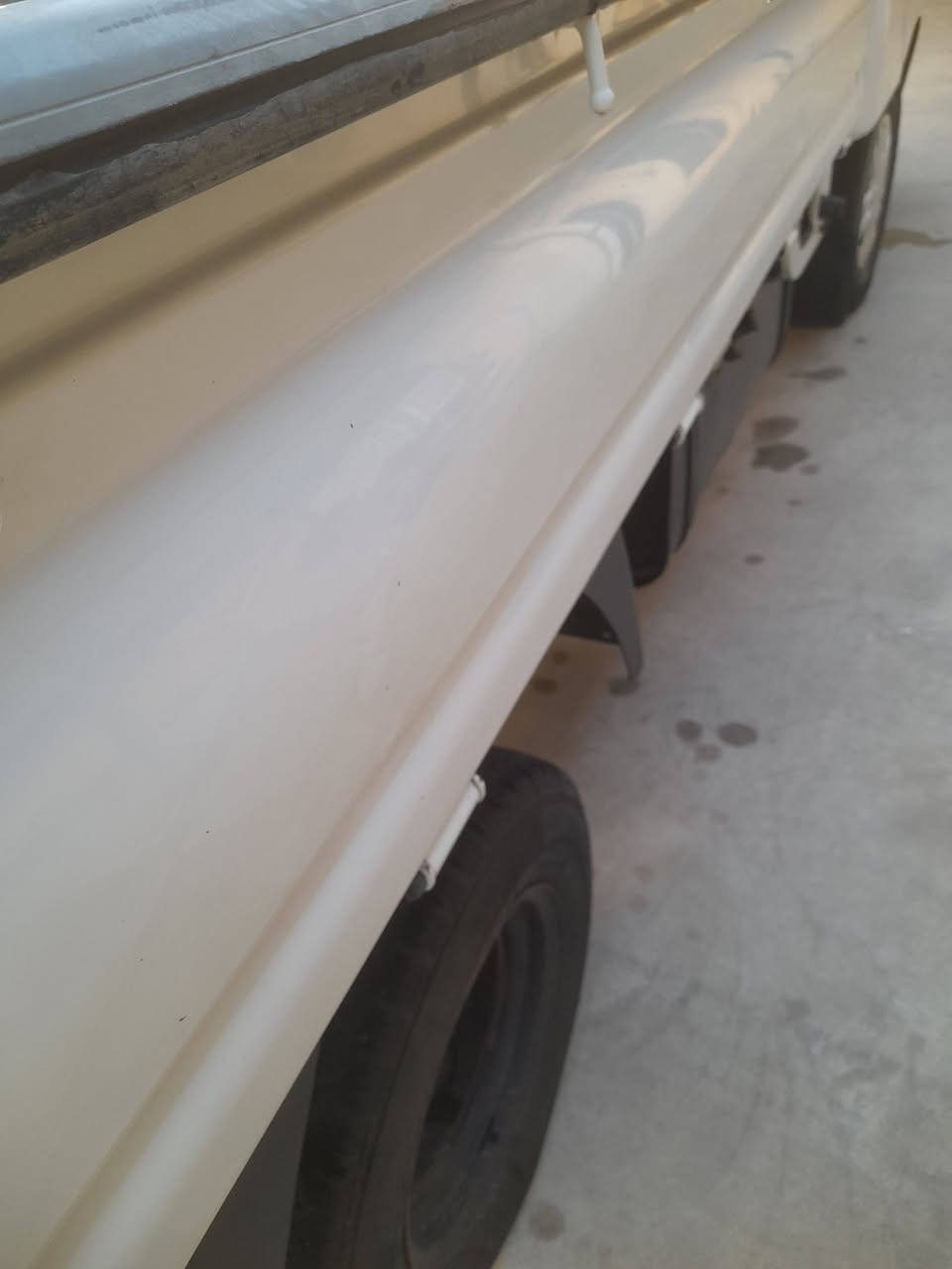 سلام عليكم كيا حمل موديل ٢٢للبيع ماشيه ٧٧ رقم بغداد بأسمي بيه بارد ماموضح الصور السعر ١٣٥ قفل مكان كربلاء رقم ***********
