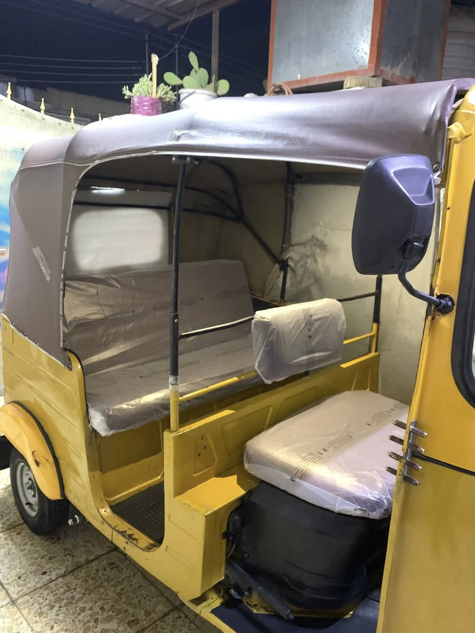 الهم صلي علا محمد وال محمد السلام عليكم اخوان تكتك موديل 2020/2/2 تخبل ونضيفه المكينه ناعمه وطالعه من الشرك قبل كم يوم وكشرها نضيف بيها بس ضربه شبر بل صفحه والتكتك مصبوغه احزام جماليه عارضها ب6مليون وبيها مجال.. رقمي***********   📍بغداد الحسينيه مال  الراشديه والله يوفق الجميع🤍.
