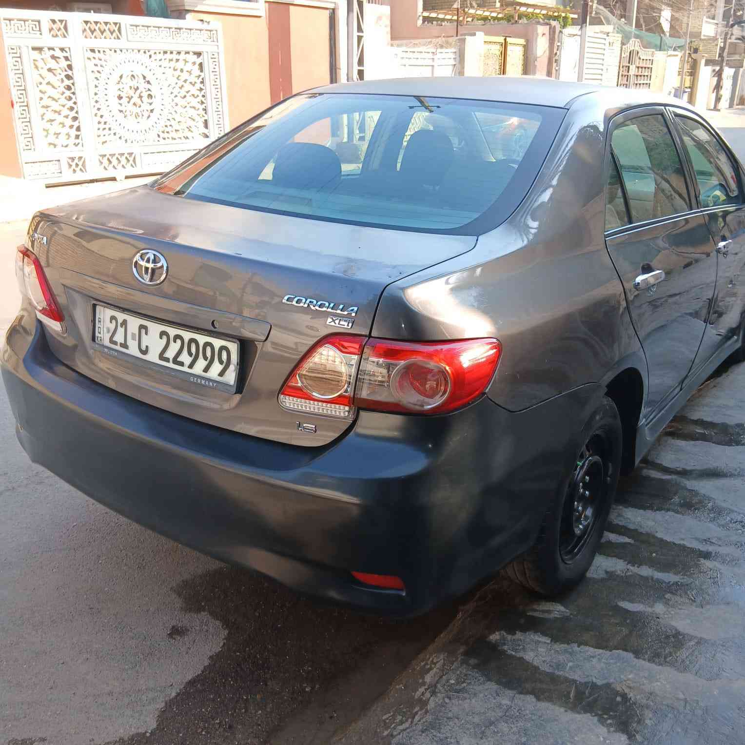 السلام عليكم من رخصت الا ادمن 
كورلا وارد خليجي موديل 2009
قطعتين صبغ مثل ما موضحة بل صور كدامكم رقم سليمانية تبريد خير من الله مكينة خير من الله تطلع بوجهك للشغل مكان السيارة بغداد الجديدة 
السعرة 95 وبيهة مجال للشراي ***********
