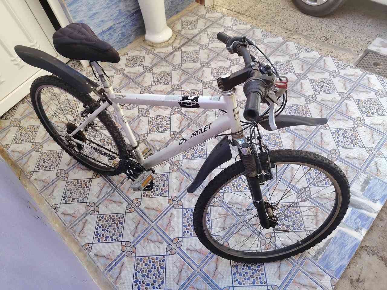 بايسكل شوفرليت ماركه كلو شغال للبيع السعر ٩٠ الف
***********

