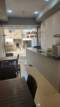 خزانة جديدة • باب ورفوف