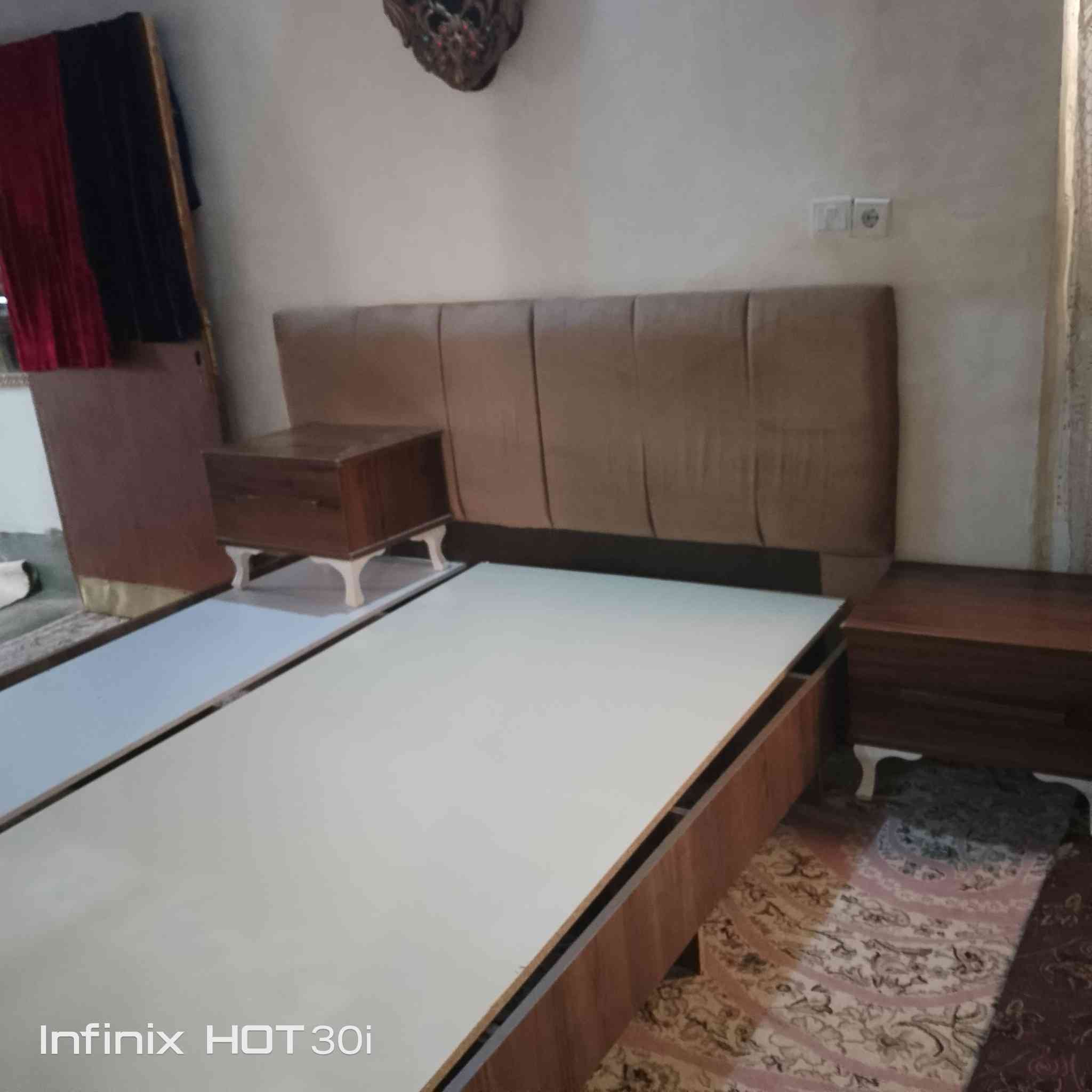 غرفة نوم تركي للبيع...5قطع
سعر ..250...الا تصال ...***********. او واتساب. 
مكاني واحد حزيران
