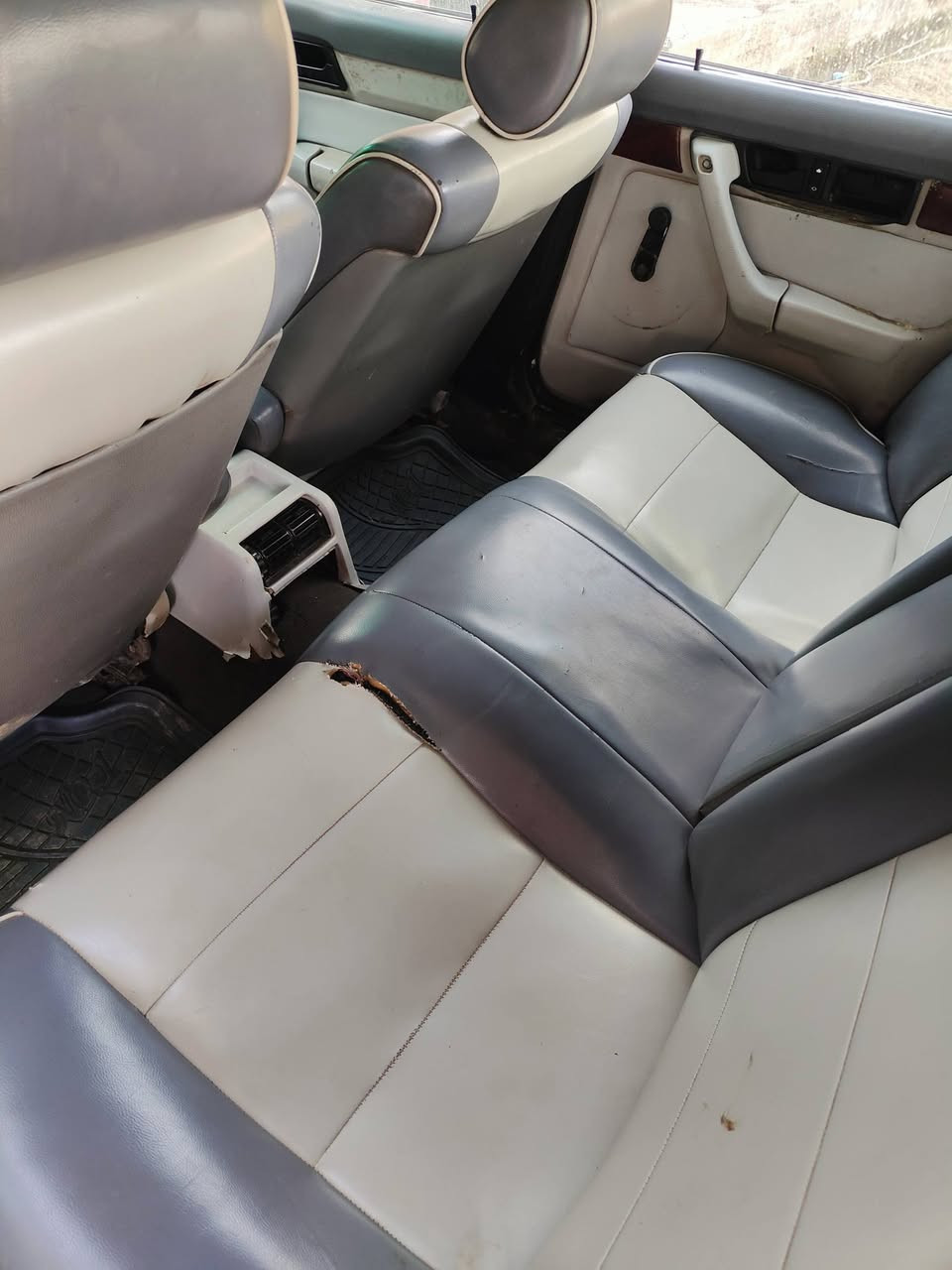 سلام علیکم سیارە مال بیت Bmw مودیل1993 
525کبس رقم اربیل سنویە منتهی شرط تحویل فول مواسفات بس گیر بي عته بالثاني والكشنات يرادلهن دوشمه سلایت اربع جام کهربائی قفل مرکزی تبرید شغال داخلە حیل نضیف سیارە حلو گیر محرک اکسل شاصی صدر امامی خلفی كلە ابشرط تخم تایر ویل جدید كهربایات كله ابشرط لاضربه لا خایس بس بی طخه بالدعاميه الامامي  ب فقط سعر62وبی مجال للشرای اذا شرای تعال خاص او خابرعل  رقم تدلل***********عنوان بابل
