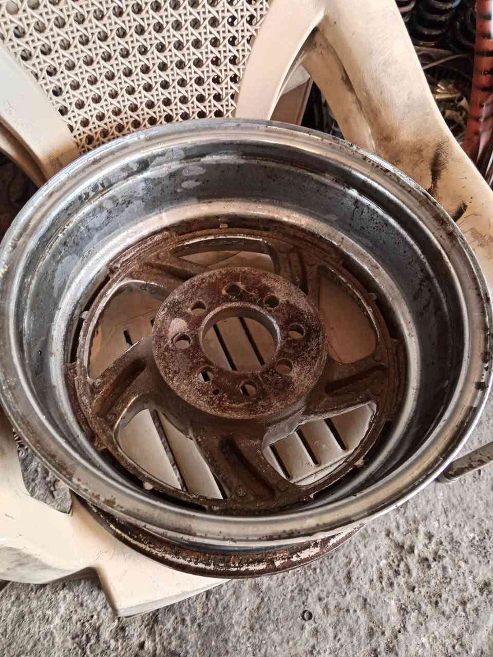 السلام عليكم
اخوان تخم ويلات أمريكي حجم ١٥ للبيع ٤ استدات جوكر ماأعرف مال أي سياره السعر ٢٥٠ الف للتواصل
***********
