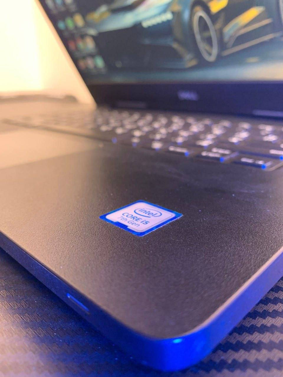 لابتوب dell للبيع
‏السعر 255 الف 🔥
‏سريع واداء عالي ،  مناسب للدراسة والبحوث والتصميم والبرمجة،  وكافة الاعمال المكتبية،  وايضا مناسب للالعاب المتوسطة ✨ 
‏
‏المواصفات التقنية ....
‏المعالج Core i5 7200U الجيل السابع 🔥
‏كرت داخليIntel HD GRAPHICS 4GB 
‏الرام / 8GB DDR4 
‏النخزين / 256GB SSD M.2
‏الشاشة / 14 INCH SCREEN
‏
‏ملحقاته كاملة
‏- شاحنتة الاصلية
‏- ماوس
‏- ماوس باد
‏- حقيبة خاصة
‏
‏السعر: 255 الف / ضمان 10 ايام استبدال في حال وجود اي خلل او مشكلة ( الاستلام بعد الفحص والتأكد من جميع التفاصيل)  
‏
‏يتوفر توصيل كل العراق
‏راسلني ماسنجر
‏واتساب / ***********
‏
