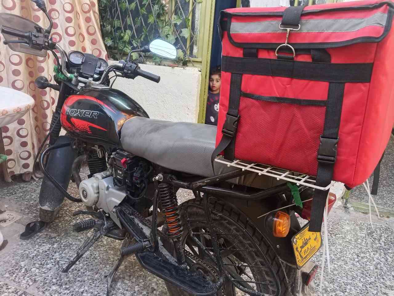 دراجه بوكسر موديل 22 رقم وسنويه بغداد رقم عربي دراجه نضيفه يرادلهه شوي ترتيب بيهه بس زنجيل داخلي لعنوان بلديات ***********
