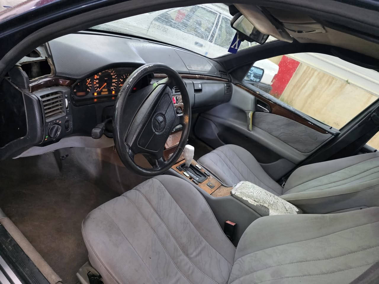 مرسيدس ام عيون موديل ١٩٩٥  رقم دولي تحويل مباشر محرك خراطيم صبغ عام للجماهير سياره جاهزه مكاني كربلاء العطيشي السعر ٦٨ وبيه مجال بيع او مراوس حسب القناعه موبايل ***********
