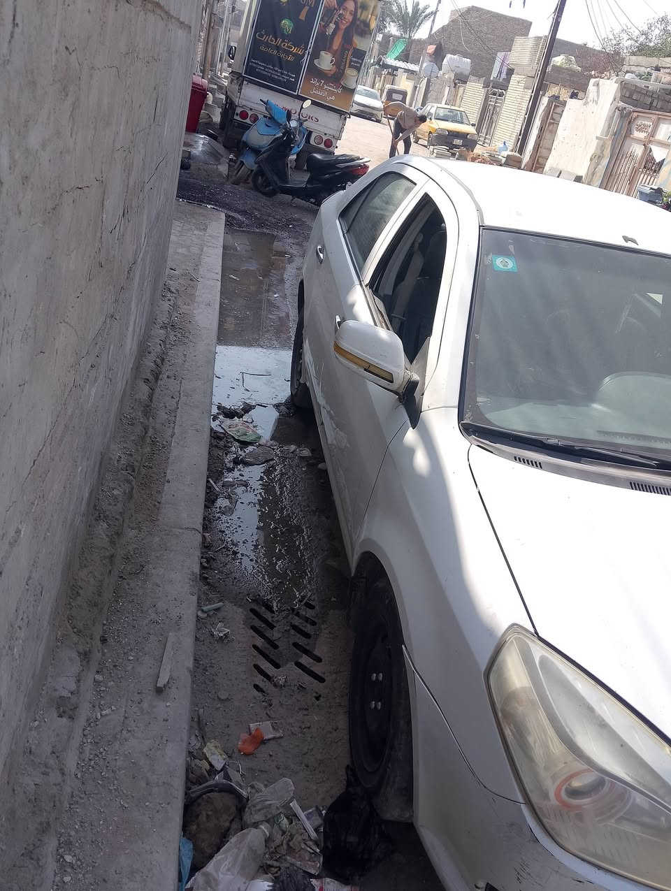 سلام عليكم جيلي امكي مويل 12 سياره حلوة بسمي سنويه جديده رقم جديد هزه جديده ساره بيه بس جنطه مدله لا ضربه وله صبغ بيه ملحضات بصيطه سعر 32 بيه مجال لعنوان بغداد رقمي ***********
