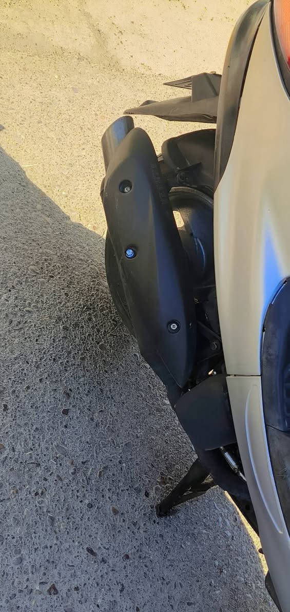 سلام عليكم من رخصه الادمن 

-بيع سريع مستعجل عل بيعتها-

 دراجه جمجمه يوماها يابانيه

 فول نضافه بلاديه وحيل نضيفه الدراجه نفس النضافه الي بلصور وانضف بعد كفاله عاده كهربائيات ومحرك وكفراتها بلاديه ومزوده صالنصه رياضيه FM محركها شلعه ومعدل خير من الله 

الي يريدها مكاني بلرمادي بلسوك الطوبجي ورة شارع الذهب هناك محلي مال دراجات تجي تاخذ شي نضيف وجوة السوك 

معروضه ب( 450 الف وبيها مجال للشراي ويدلل) 

تواصل عل رقمي بيه واتساب واتصال ***********
