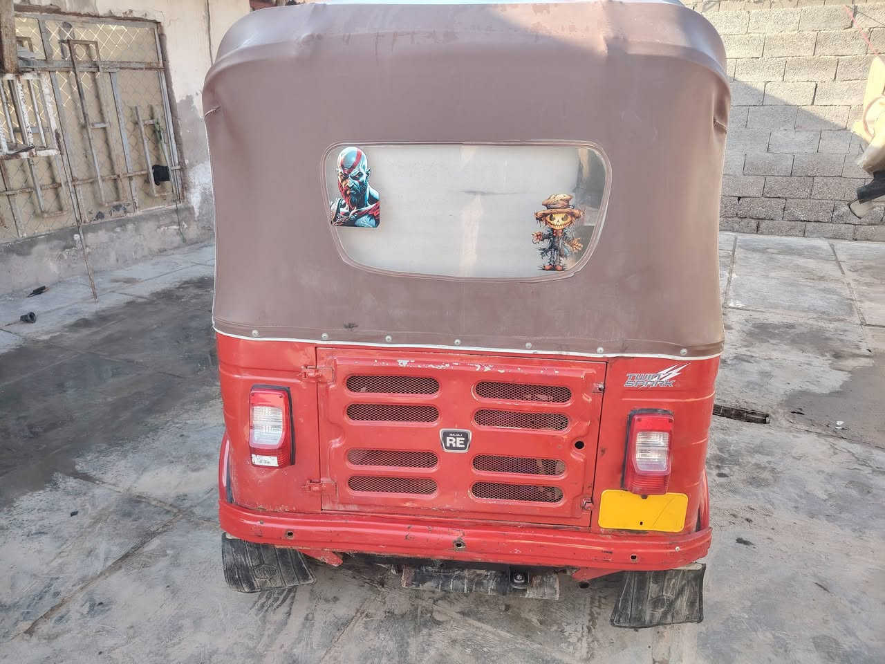 تكتك للبيع ٢٠١٨ دقم انكليزي واسط بسمي تحويل ثاني يوم سعر 4500وبيه مجال حك الجيه العنوان ٠نعمانيه ***********
