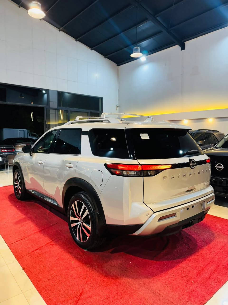 ﷽

NISSAN PATHFINDER PLATINUM 4WD  
 
من اعلى المواصفات بلاتينيوم 

اللون:  سلفر 

الموديل : 2024

نوع المحرك : 6 سلندر (3.5L)

السعر:300$ بيها مجال 

عداد المسافه:10تالاف مايل

رقم اربيل بسمي

المواصفات: PLATINUM

فتحة بانوراما
داتا شو
كيج الكتروني
خمس كاميرات (360)
بصمه تشغيل
بصمة اربع ابواب
تشغيل عن بعد 
كشنات امامي تبريد
كشنات تدفئة 
ستيرن تدفئة 
كشنات كهرباء
رادار امامي
رادارات جانبيه
رادار خلفي
حساس خلفي
شاشه كبيرة
مانع انزلاق
كروز سرعه
هاند بريك بصمه
اوتو هولد
نظام ايكو نورمال سبورت
صندوق كهرباء
7 راكب
وبقية مواصفات PLATINUM المعروفة رقم صاحب سيارة ***********
