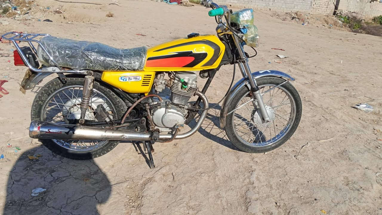 السلام عليكم دراجه البيع نامه امتياز محرك مفتوح لا تنقيص ولا دخان دراجه نضيفه شاصي مكفول دراجه كلك كلك المكان القاسم الطليعه سعر 350 رقم ***********
