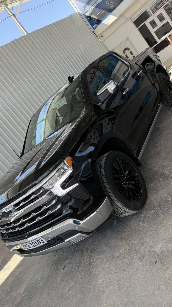 للبيع 
سلفرادو 2025 LTZ فول واحد على واحد 
بدون صبغ بدون تبديل حادثها طعجات ثنين بالبدي 
بقن على وضعهن بدون تصليح 
السياره فول عتب كهرباء 
فتحة سقف 
داتا شو 
سبع كامرات رادارات محيطيه 
السياره ماشيه 4000 بعدها بحالة الزيرو 
مكان السياره النجف 
للاستفسار رقم صاحب السياره 
***********
