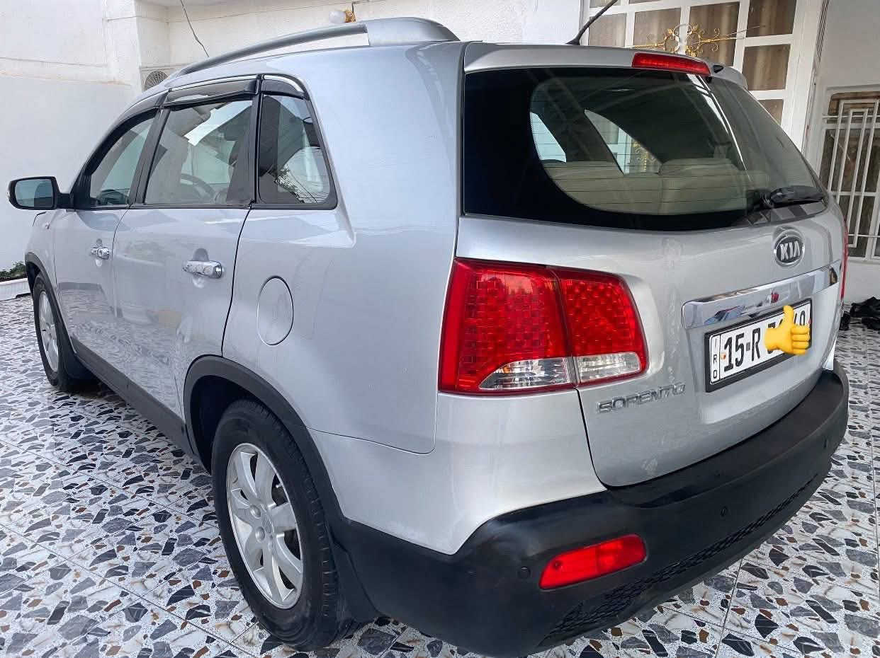 السلام عليكم للبيع سورنتو 2010 خليجي رقم أنبار دولي باسمي هزه جديدة تحويل مباشر محرك 3500 سته سلندر 7 راكب تبريد 3 قطع دفع رباعي سيارة جاهزه وجديده مال جناي ماشي 172 الف كيلو حقيقي
 باقي التفاصيل اتصال مكان السيارة سامراء ناحية المعتصم 

رقم الهاتف ***********
