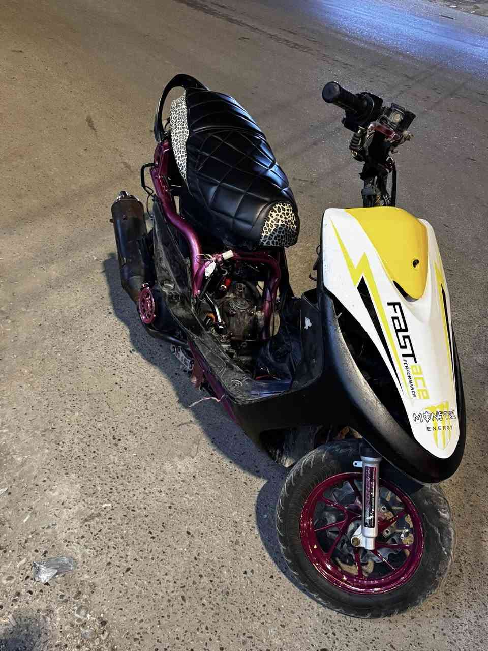 سلام عليكم عدلة مال لعب مزوده تزويد كامل اصلي بيها سيت كرزي شيال اصلي كرزي ويالة اصلي كرزي قبق فلاوين قطره يدات بريك مبخره دهن كرزية فلنجة كرزية كشن 4ولفات صالنصه صجميه دبل خلفي اصلي دراجة ناعمه وحلوه نقصه بس سلف وباتري مكاني بغداد جديدة 
***********
ب450وبيه مجال قليل
