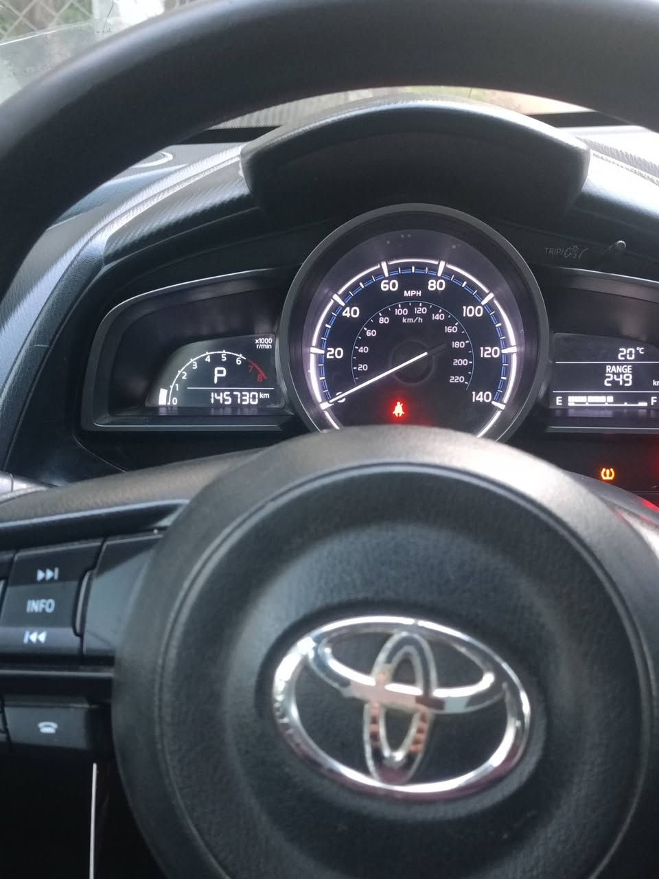 السلام عليكم تويوتا يارس للبيع مكاني بغداد الراشدية  موديل 2019  السعر 115 وبيها مجال ***********
