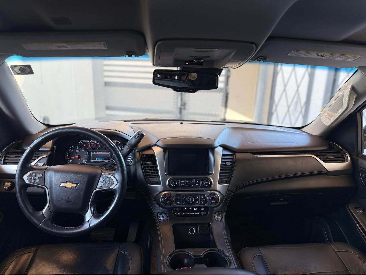 السلام عليكم شوفرليت تاهو امريكي موديل 2018مواصفات LSماشيه 123حادثه طخه خفيفه بلجاملغ الامامي جه السائق ومرجع بارد مكفوله من قطرت صبغ سونار موجود شاشه جبيره قاصه كامره خلفيه كشنات جلد كهرباء ويل كروم مكينه 8/5300سياره ع وضع الشركه رقم قادسيه الدولي سنويه باسمي مشروع وطني بيع فقط سعره 278مكاني ديوانيه المركز ت*********** ديوانية, القادسية
