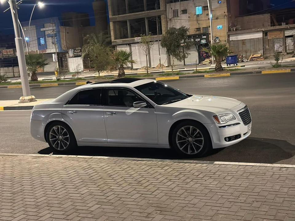 سلام عليكم سياره أدوات لا كصه ولا ضربه سياره كفاله رقمها شاغر بغداد سياره خمسه وسبعمية فول اعله فئه بل اوبامه فول سياره مديل 14 وبعد احله من الصور وسعرها هواي مناسب سياره كفاله لا كصه ولا حادث ***********وتساب وشريحه
