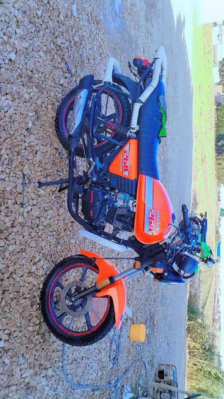 سلام عليكم دراجة دايوان للبيع موديل 23اواق اصوالي اصوالي  وصل معرض. منفيس شرط ترقيم  مكفولة كفالة. عامة  كهربائيات كاملة كلهة شقالة.  محرك. 200 كتابة حمرة.  سويج سجينة يعني مواصفات كاملة السعر مليون. 600وبيهة مجال. رقم ***********
