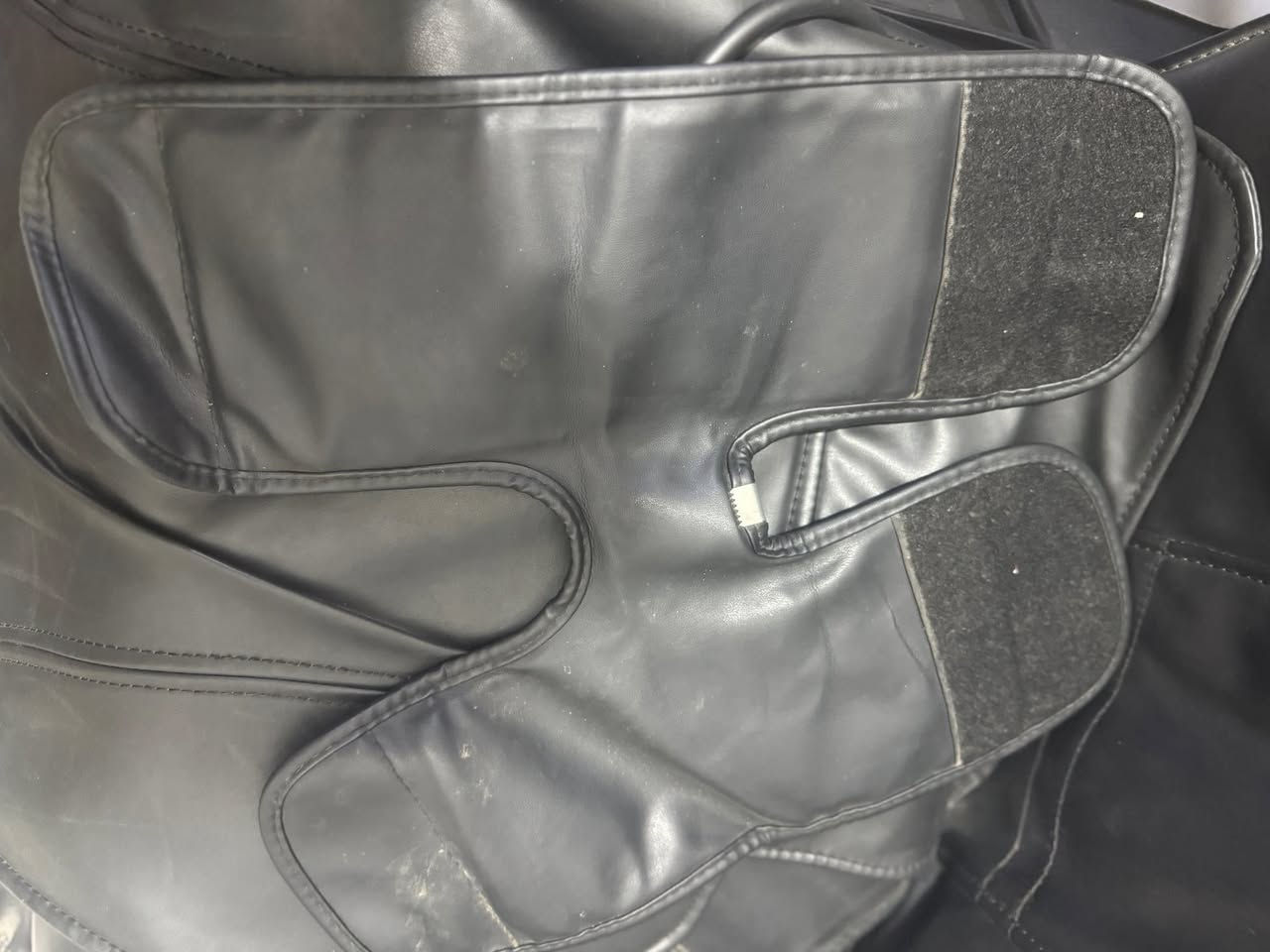 سلام عليكم شباب. 
عندي هذا جهاز مساج نضيف مستخدم قليل كله شغال 
مواصفاته معروفه بعد
للبيع او مراوس جهاز جري 
السعر 500 وبي مجال
***********
مكان بغداد الغزالية
