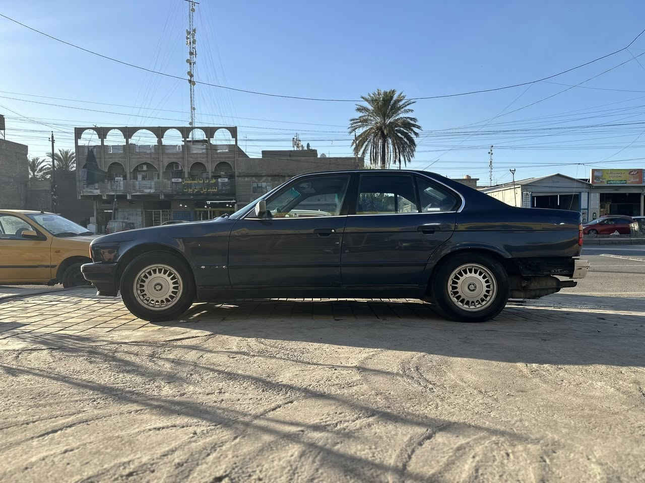 BMW 1991
535 اصل گير ومكينة 525 حاوية جدد شادهن على ايدي 
تبريد شغال لايت زنون 
تخم تاير جديد
سيارة خير من الله 
عوزها ترتيبات 
السعر 40 الشراي يتصل مستعجل على بيعة
***********
