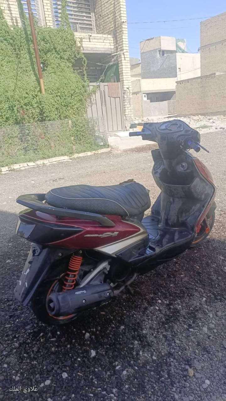 سلام عليكم
سكنس فحل 
مكينه مكفووله
كلجات رياضي
شلعه ومعدل
كبات رياضي
كشن رياضي
وملقط رياضي
اشاير سكن رياضي
زوج تايرات جدد
كفرات اصليه
سعرها 450وبيها مجال
مكان الغزاليه
***********
***********
