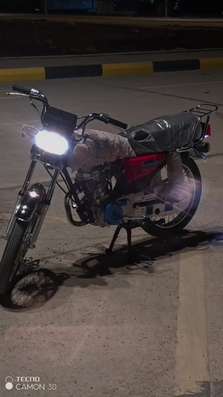 سلام عليكم دراجه نامه ٣احرف شبه شلامجه موديل 2027 اوراق 5 ماشيه 600 كليو نظافه 100% مره وحده بدل دهن محرك مكفول من كلشي على وضع الشركه الدراجه استخدام 15يوم فقط من الوكيل السعر 850قفل بدون عمله لن دراجه جديدة كلش مكاني العزيزيه متواجد عل خاص واتس رقم ***********
