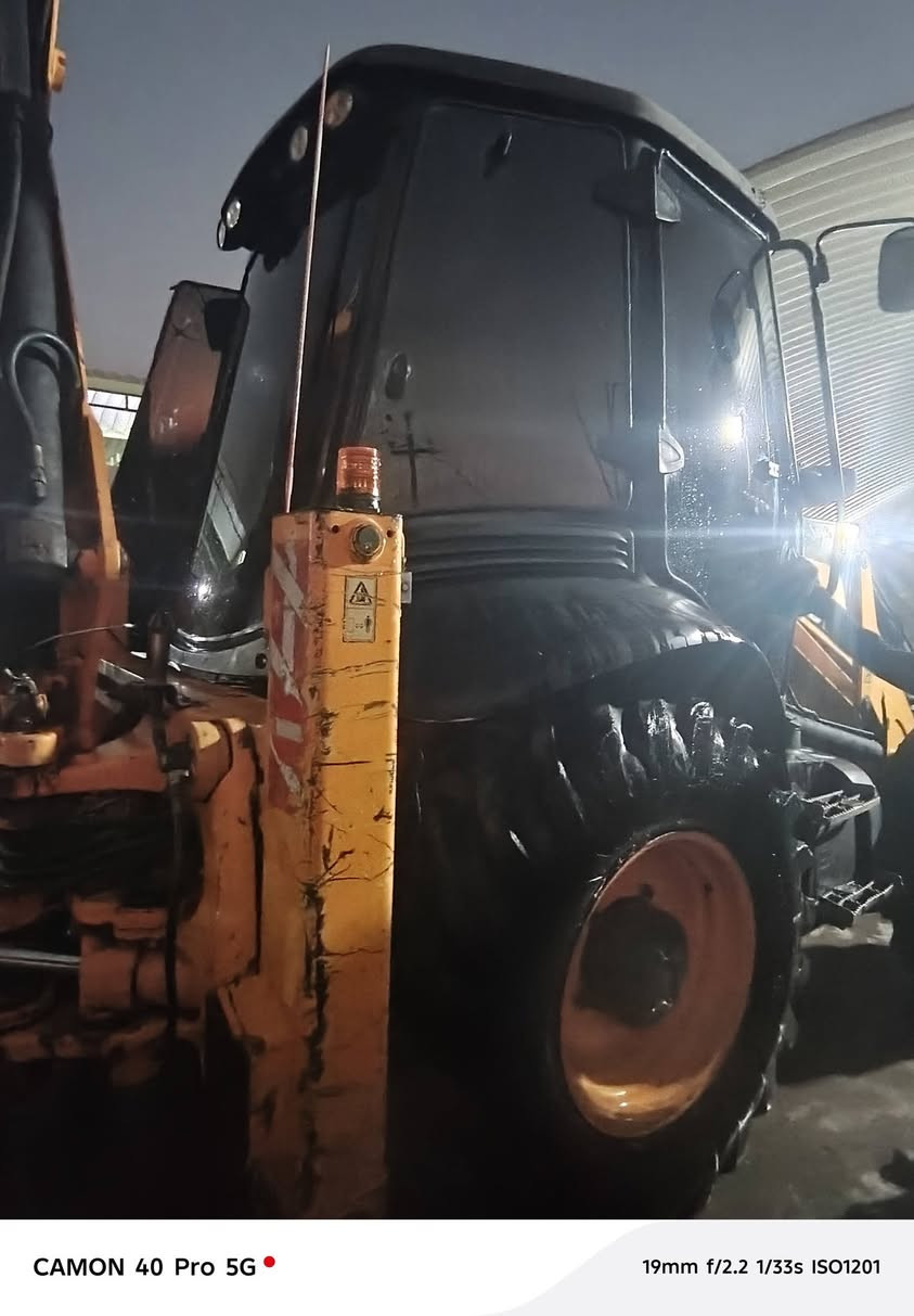 سلام عليكم JCB البيع موديل 2012 مكفوله كفاله عامه من كلشي العنوان الديوانية هاتف ***********
