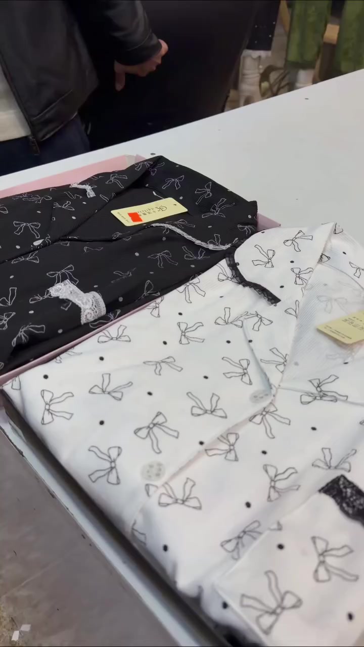 الجديد وصل 🔥🔥
موديلات روعة وخامات تهبل داخل المحل الآن 😍
تعالوا اختاروا قبل لا تخلص 👌
محل كوزال شوب مجمع روتانا طابق 1


**إذا كنت صاحب هذا الإعلان وتريد حذفه لأي سبب، رجاءا أرسل رسالة إلى الدعم الفني**