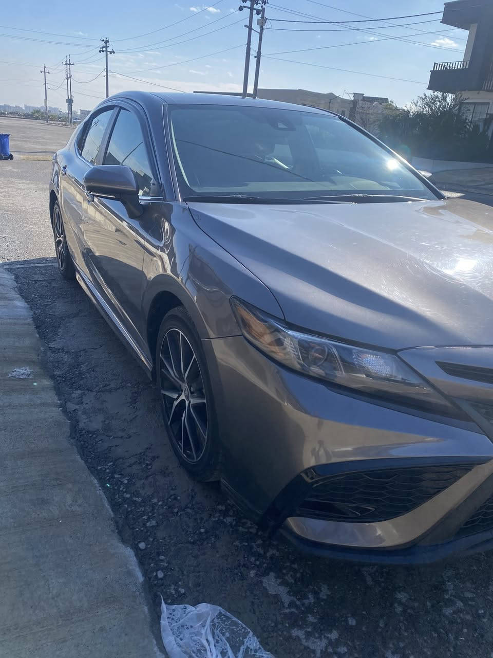 تویتا کامیری مودیل 2022
مواسفات se 
بۆیاغ یەك پارچەی هەیه بەس  بونیتی ٢بارجەیکتری کلیری آمریکا یە بێ  ناوگرتن  
بي ئةربةگ
 سەنەوەی هەموو شتیکی بەشەرت 
سەیارەکە 59 مایل رویشتوە 
ساردی نیە 
شوختی نیە 
جوارتایەی تازەیە 
هەزەی تازەیە 
نرخی 185مەعامەلە
 ژمارەی تەلەفون 
***********
