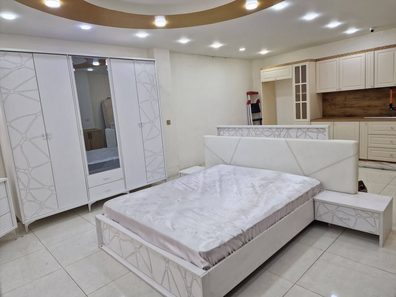 ژووری نوستن مارکەی ALFEMOتورکی 6 پارچە
زۆر جوان و تازە ماوەتەوە 
دۆشەکی باشی لەگەڵە 
سلێمانی/ کانسپیکە/پشت مزگەوتی تەبای 
گەیاندن هەیە
***********
