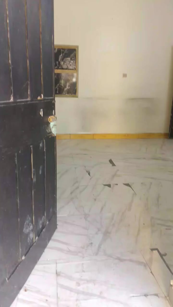 شقه ارضيه للبيع السيديه الضباط شارع المركز باب مشترك غرفه وصاله مطبخ صحيات 

ايجار 450 قفل 

لاستفسار الاتصال على الارقام 
***********
***********

مكتب القريشي للعقار
