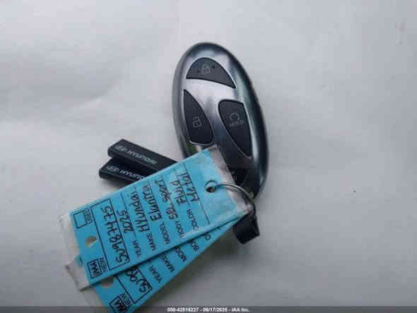 2025 HYUNDAI ELANTRA SEL SPORT
اللون/سلفر
/عداد المسافة   1,078 mi
المحرك :2.0L I-4 DI, 
القيادة :تعمل وتسير 
 المفتاح  :  موجود 
الحادث : كما موضح في الصور
تاريخ المزاد :15/12/2025 الساعة 4:30م
شراء و شحن السيارات من كافة المزادات الامريكية و الكندية الى العراق و الاردن و الامارات بأنسب الاسعار و اسرع الاوقات  كما توفر لكم الشركة في مقرها بالاردن صيانة السيارات باسعار مناسبة  ثم شحنها وتخليصها  الى كافة المحافظات االعراقية وكردستان  ومع ضمان لكم سرعة الانجاز بالطرق  القانونية وبناقلات عراقية كما توفر لكم الشركة خدمة بيع سياراتكم في معرضها الكاىن بالزرقاء بالمنطقة الحرة لمن يرغب  بدلك لمزيد من المعلومات يرجى زيارة مكتبنا الكائن في بغداد -صليخ_شارع ل٦٠٠/شارع التفاحه / (مكتب الرحمن )  او الاتصال على الرقم 
 ***********
ومقرنا بالاردن -المنطقة الزرقاء المنطقة الحره/شارع ١٧ (شركة قمر المدينه)
عمان: 009647708710458
