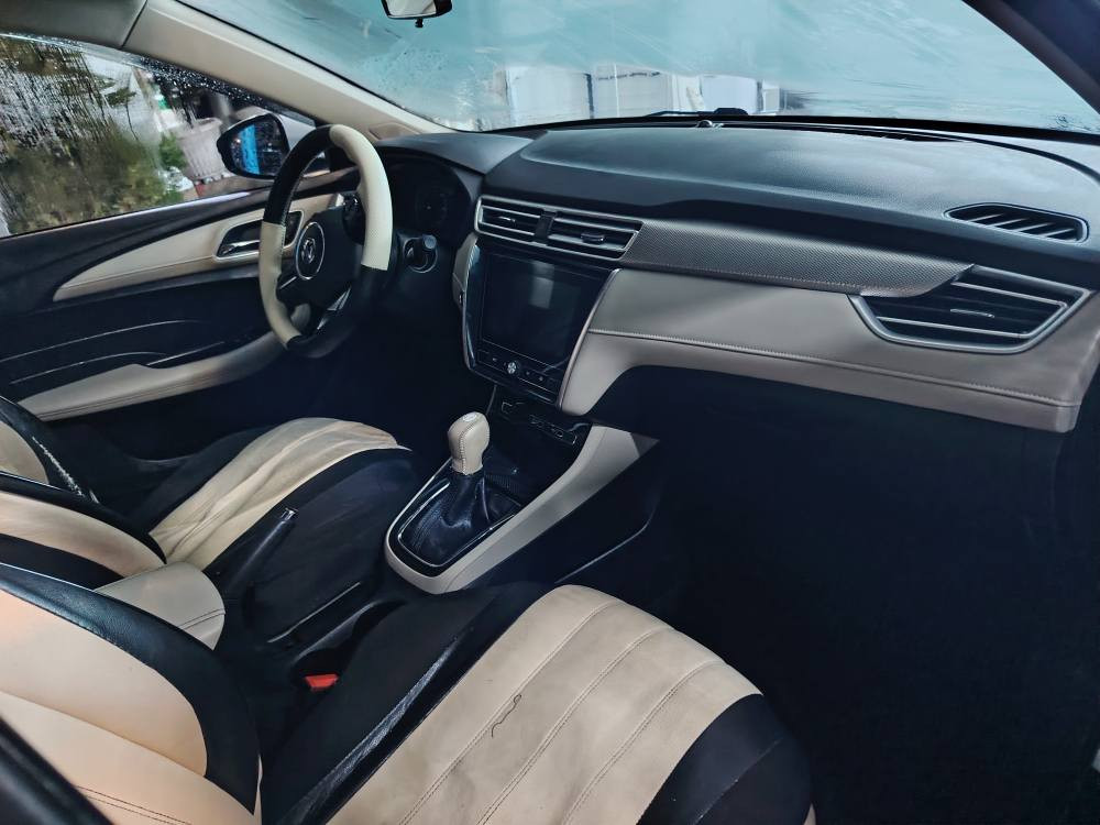 MG5 بۆ فرۆشتن کۆمفۆرد بێ بۆیاخ شاشە و کامێراو ئۆ تۆ لید لە سلێمانی ژمارەی تەلەفۆن ***********.له السليمانية, العراق
