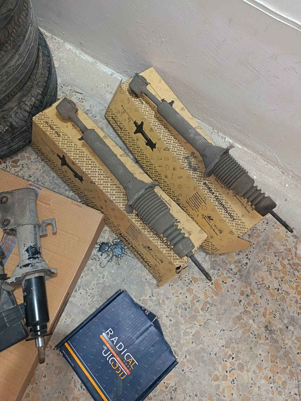 رقمي متواجد واتساب فقط *********** 
 غراض مستعملة ابيع على فحص شرط مكاني بغداد حي اور كل قطعة بال ۱۰ الالاف فقط ابيع اكثر من قطعة ما ابيع مفرد
