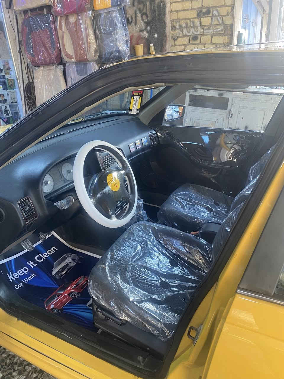 السلام عليكم 
بيجو بارص 2015
رقم بغداد نكليزي السنويه28
كير ومكينه وتبريد وتدفئه مكفولات تخم تاير جديد صدر جديد داخل كله جديد ماشيه 176حقيقي السياره كفاله بيها بس بنيد مبدل اثر رصعات وعندي القديم شرط السونار العنوان بغداد البياع 
السعر 49وبيها مجال قليل 
***********
