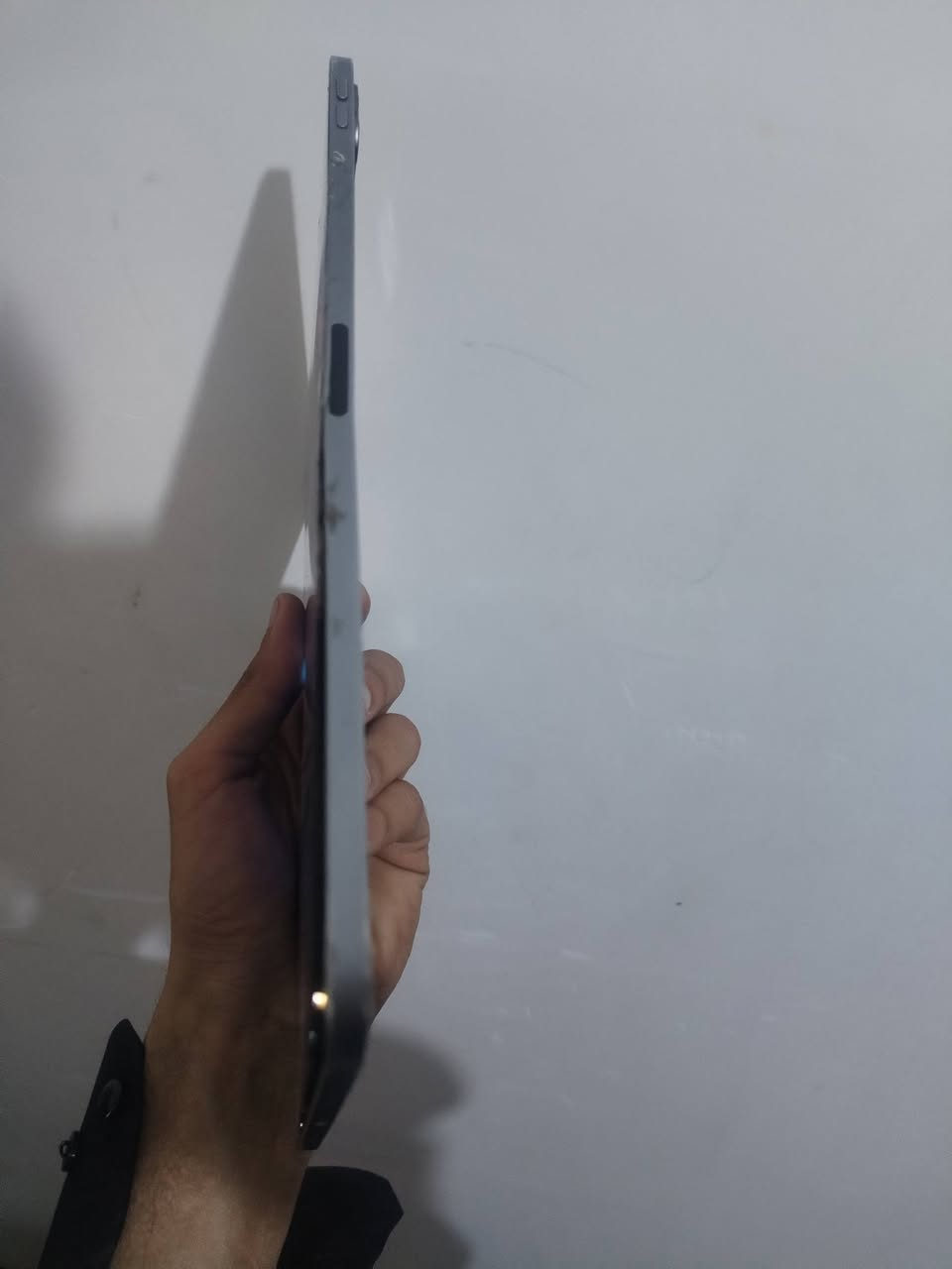 ايباد برو m1  يشغل 120 فريم ببجي وشاشته 120 هيرتز 

ركز هنا🔻

شاشته بيها خطين ناعمات بالعرض
وبطاريته 50% 
طخات بسيطه بالشاصي
فيس ايدي واكف 

ملحقات كارتون وصل شراء  مالته وكيبل وياه

يعجبك سعر حياك ميعجبك اعبر نطلبت واريد بيعه

السعر 450 وبي مجال  بشيط رقمي للتواصل واتساب
*********** مكاني نجف ماعندي توصيل
