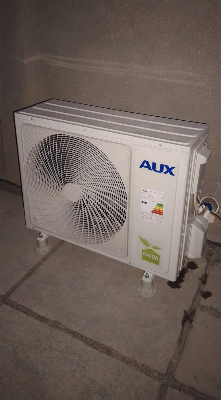 شركة انتعاش للتبريد   Refreshment for A/C
نصب سبالت _ صيانة موقعية _ شحن غاز _ غسل _ تصليح 
للاتصال
صادق *********** واتساب
قطع غيار اصلية _ ضمان بالعمل _ اسعار مميزة وتنافسية 
خلي بيتك بارد ومنعش ❄️ 🌬️
