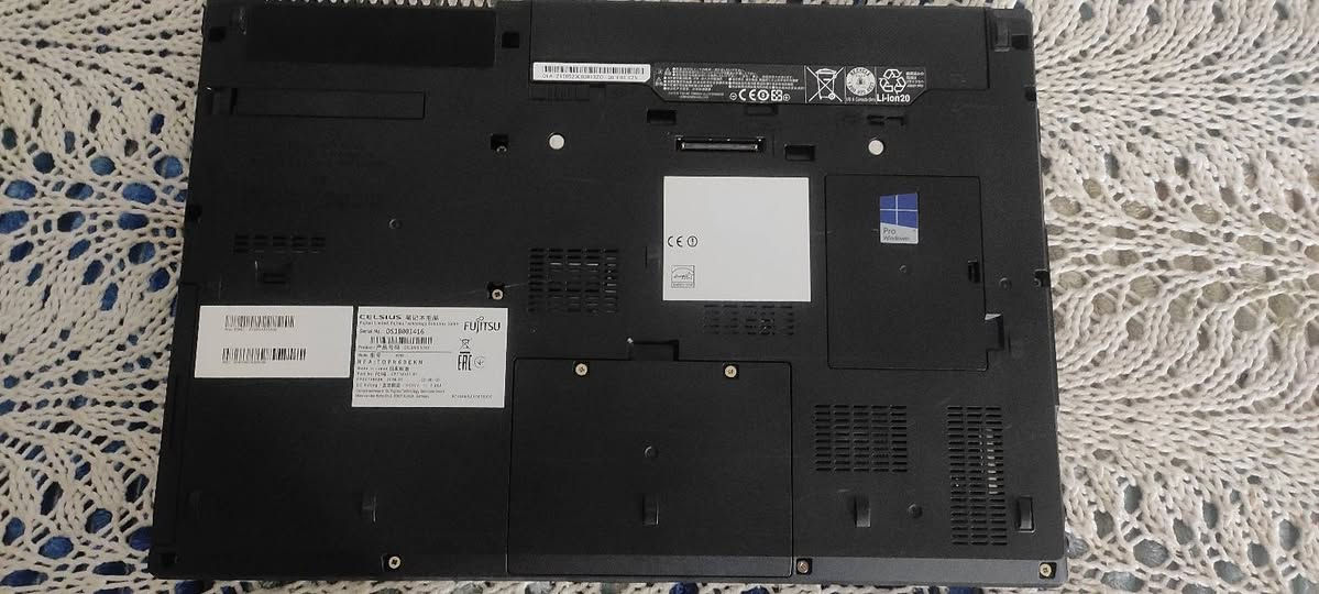 السعر 350 الف
عرض مميز لابتوب فوجتسو h760
إذا تريد جهاز قوي يتحمل الشغل الثقيل والألعاب  بدون مشاكل
💻 المواصفات:
المعالج: Intel Xeon E3-1505M v5: يأتي بسرعة أساسية 2.80 جيجاهرتز وتصل إلى 3.70 جيجاهرتز (رباعي النواة مع 8 خيوط معالجة).
الرام: 8GB (قابل للزيادة)
التخزين: SSD سريع 256GB
كرت شاشة: داخلي + خارجي نيفيديا 4
 كيكا  m2000m(مناسب للتصميم والألعاب)
الشاشة: 15.6 إنش جودة عالية FHD
⚡ المميزات:
أداء قوي وسريع
كيبورد عربي ونكليزي ليزري
مناسب للمونتاج، التصميم، والبرامج الثقيلة
يحتوي على كل المنافذ
بطارية جيدة
هيكل متين (Workstation أصلي)
 مناسب لـ طلاب، مهندسين، مصممين، وأي شخص يريد جهاز عملي وسريع
مكاني بغداد الدوره ابو دشير 
رقم ***********
