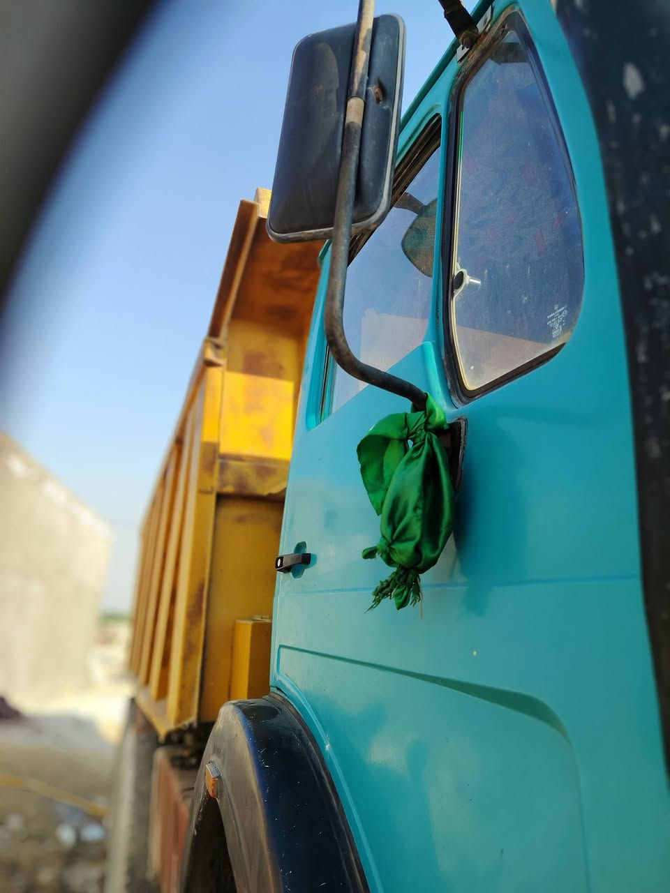 يالله البي للبيع موديل 75شاصي مكفول حت م̷ـــِْن الصبغ مجموعه جيف مكينه 28محسن كير ءرميل 160 رقم نجف سنويه ل28 تخم تاير سياره جاهزه للعمل مكلف بنشر اتصل ***********
