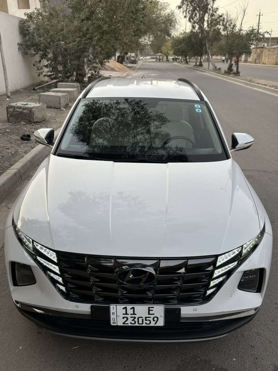 هونداي توكسان خليجي (2024) أبيض.
ضمان شركة الاولى.
 على حالة الزيرو ماشية (36 الف) فقط.
كفالة عامة من الحادث والصبغ والتبديل. 
مكينة كير على حالة الوكالة.
بيها بارد بالباب فقط.
سونار جديد موجود عندي.
فول مواصفات معروفة مواصفاتهة قمارة حديد.

رقم بغداد تحويل مباشر.
الموقع بغداد. زيونة.
السعر (210$) فقط.
للاستفسار الاتصال او مراسلة واتساب:-

***********
