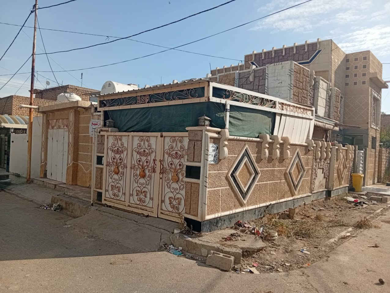 🏡 بيت للبيع – بعقوبة / التحرير / الحاولي 🏡
فرصة مميزة لامتلاك بيت بموقع ممتاز قريب من ملعب الحاولي (ملعب الزهيري)، ضمن منطقة سكنية هادئة ومخدومة بالكامل، مناسبة للعوائل والسكن المريح.

✅ أرصفة وتبليط
✅ جميع الخدمات متوفرة
✅ موقع هادئ وقريب من المرافق المهمة

📐 المساحة: 10 × 10 متر
📄 سند طابو ملك صرف

💰 السعر: 97 مليون دينار
🔹 مجال بسيط جداً للجادين

📞 للاستفسار:
***********

بيت بموقع مميز وسعر مناسب، فرصة لا تعوض.
