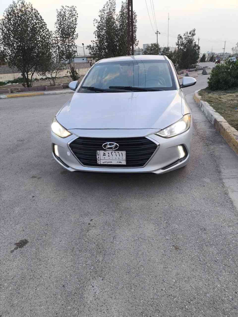 السلام عليكم 
النترا موديل 2017 وراد أمريكا 
سيارة جاهزة و كاملة من كل النواحي مواصفات حلوة 
كير AT المرغوب 
شاشة كبيرة كامرة دوارة 
تحكم استيرن جهتين
ثلاث انظمة قيادة ايكو سبورت عادي 
رقم بغداد شرط التحويل 
حادثها الجاملغ الخلفي فقط سيارة بدون دواخل و بيها مكانات رش صبغ جمالية اعتبرها احزام 
السعر (112)$ و بيها مجال قليل 
العنوان بغداد السيدية قرب تقاطع الدرويش 
تفاصيل اكثر الاتصال على الارقام التالية 
***********
***********
