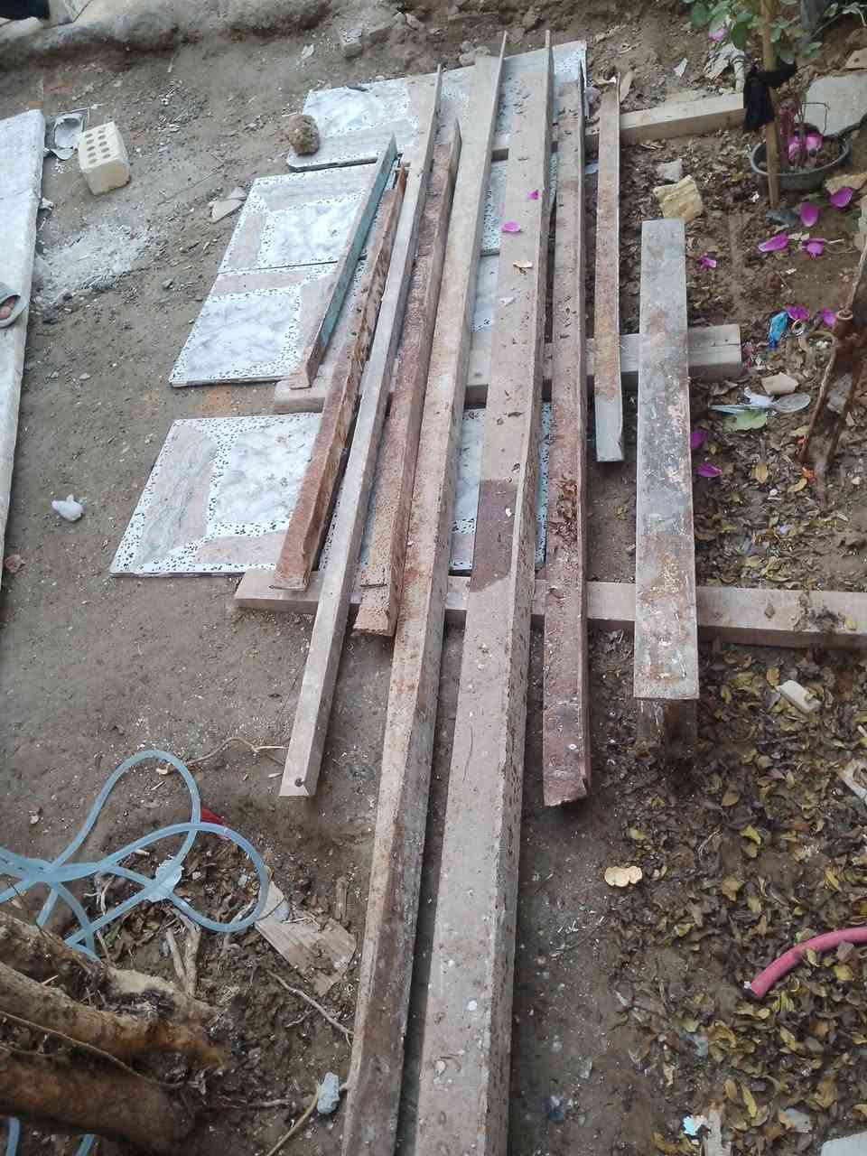 سلام عليكم عندي شبابك وباب مستعمل وزوايات حديد وجرجوبه لي  يريد يشتري يراسلني على هذا رقم ***********
