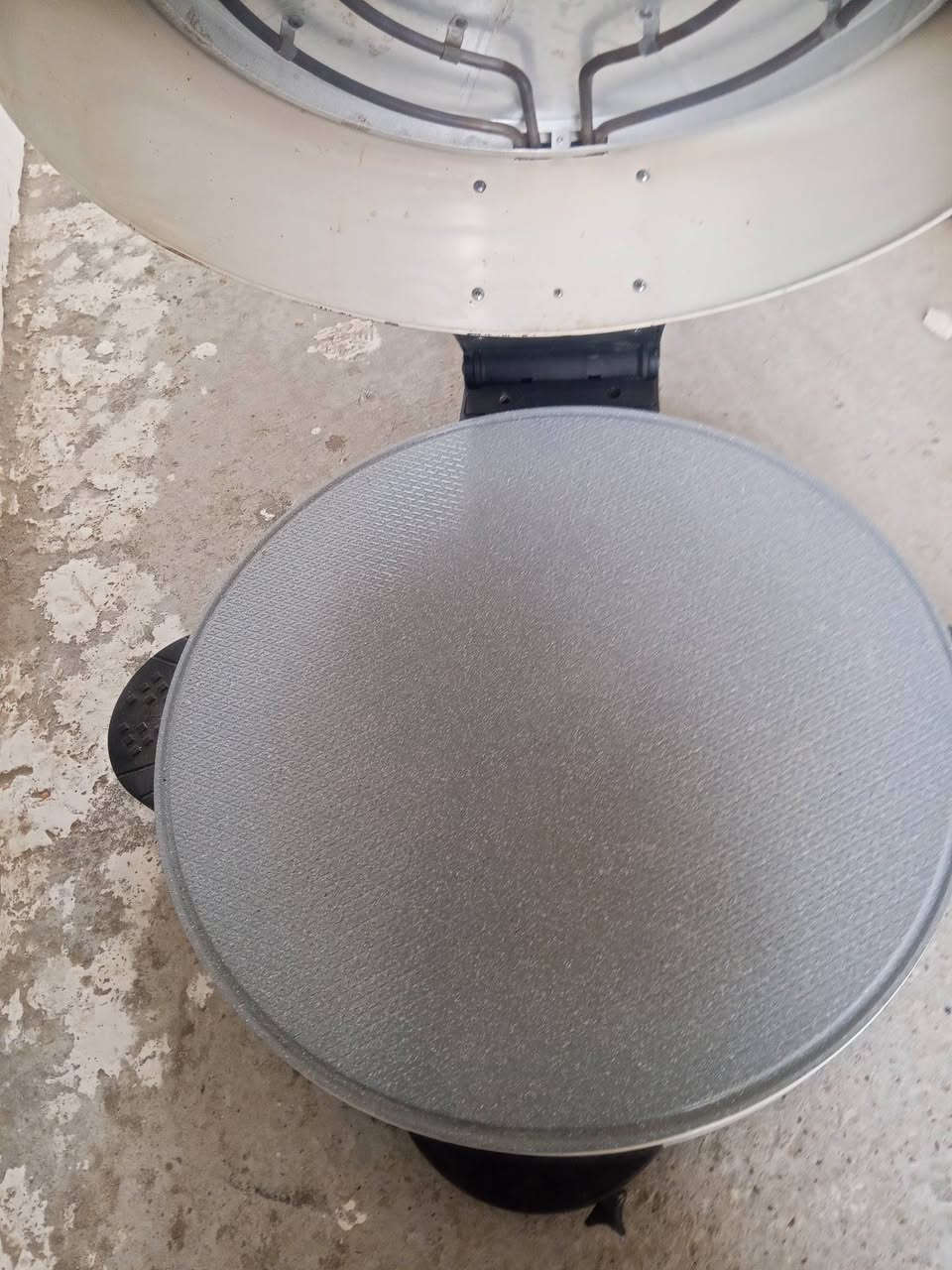 السلام عليكم اخواني اخواتي خبازه للبيع مستخدمه قليل ترهم للمعجنات الكيك الكليجه لحم بعجين مثل ما تلاحظون نظيفه شغاله على الفحص سعرها 45  عنوان تاجي منطقه الصالحين‏ ‏‪0 781 526 1104‬‏
