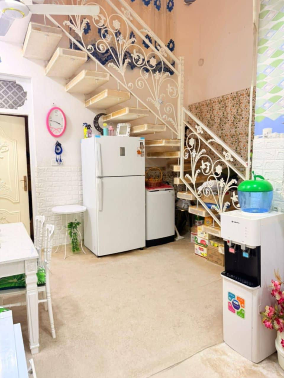 سلام عليكم 
بيت للبيع 100 متر طابو صرف زراعي باسمي حصرا  
غرفه نوم  وصاله ومطبخ  وهول 
وبيتونه فوك  
 العنوان شارع الحسينيه  عرض شارع 6 متر ***********
