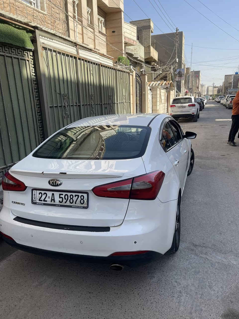 � كيا سيراتو 2013 للبيع

✔️ السيارة بيها قطع صبغ (تجميل فقط)
✔️ أحزام أمان أصلية – بدون حادث
✔️ بيها سونار
✔️ مكفولة كير ومحرك حدادية حديدة
✔️ طخم تايرات جديد
✔️ إشارات بالمراي
✔️ شفط + تحكمات جهتين
✔️ تبريد قطعتين
✔️ السيارة نظيفة وجاهزة

📍 الموقع: بغداد – البلديات
📞 ***********

السعر مناسب ٩٣ وبيه مجال 
جماعه ال٨٠ و٨٣ لا تتصلون 🙃👍
