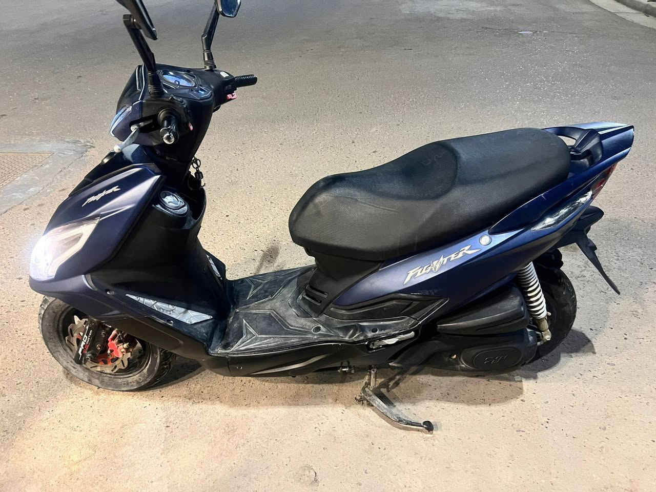 مكلف بالنشر 
دراجه سايم فايتر مال رمبه باله بعده جديد محرك جديد مكفول السعر 900 وبي مجال مكاني التأميم. للاستفسار الاتصال ع الرقم***********
