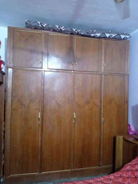 سلام عليكم غرف نوم توج مستخدم
حطاطه سعرها 500 وبي مجال عنوان القائم  ***********
